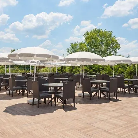 Ramada Sile فندق *