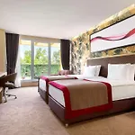 Ramada Sile מלון