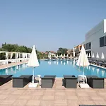 Ramada Sile מלון *